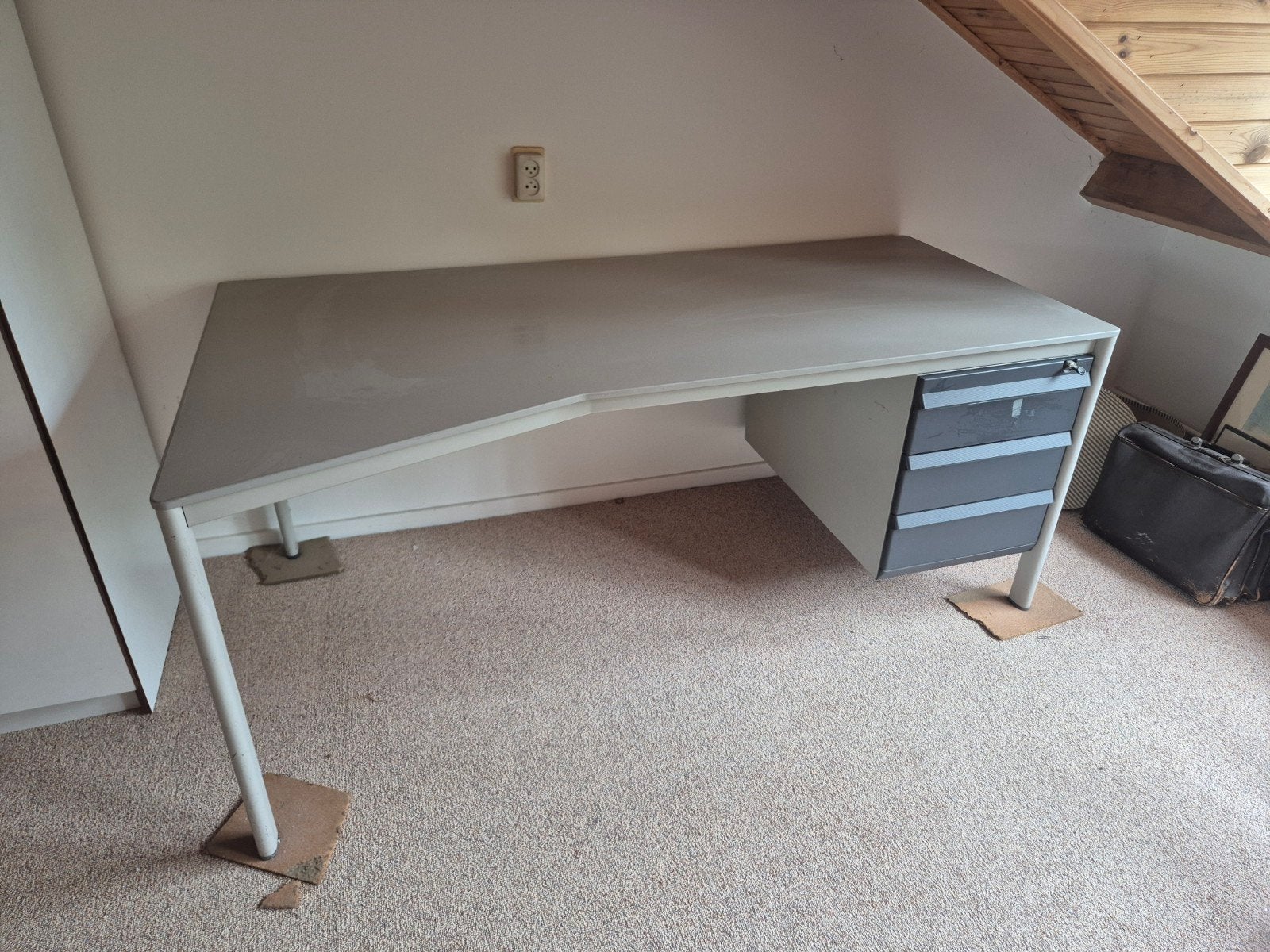 Ahrend computertafel  met Lades - Grijs, Huis en Inrichting, Bureaus, Gebruikt, Hoekbureau, Ahrend, Modern, Metaal, Grijs, Met lades