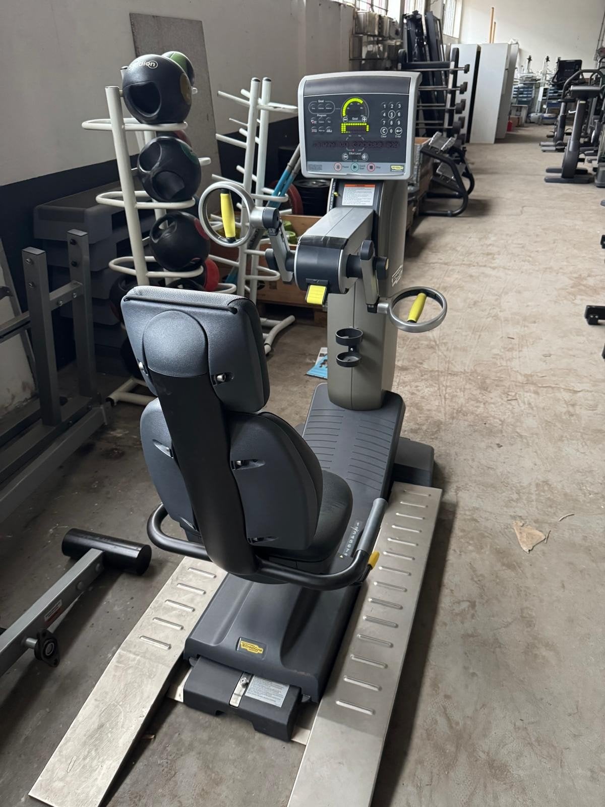Technogym Armbike - Professionele Fitness Armtrainer, Ophalen of Verzenden, Info@technogym.com, Armen, Gebruikt