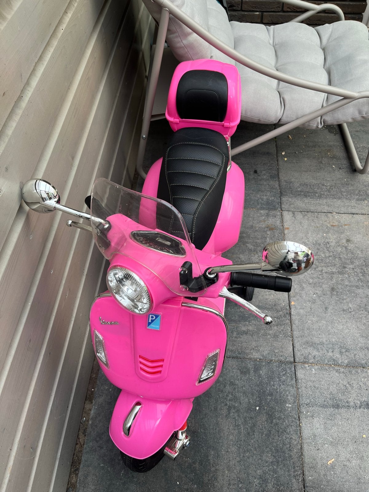 Roze Vespa loopscooter en hobbelpaard, Ophalen, Zo goed als nieuw