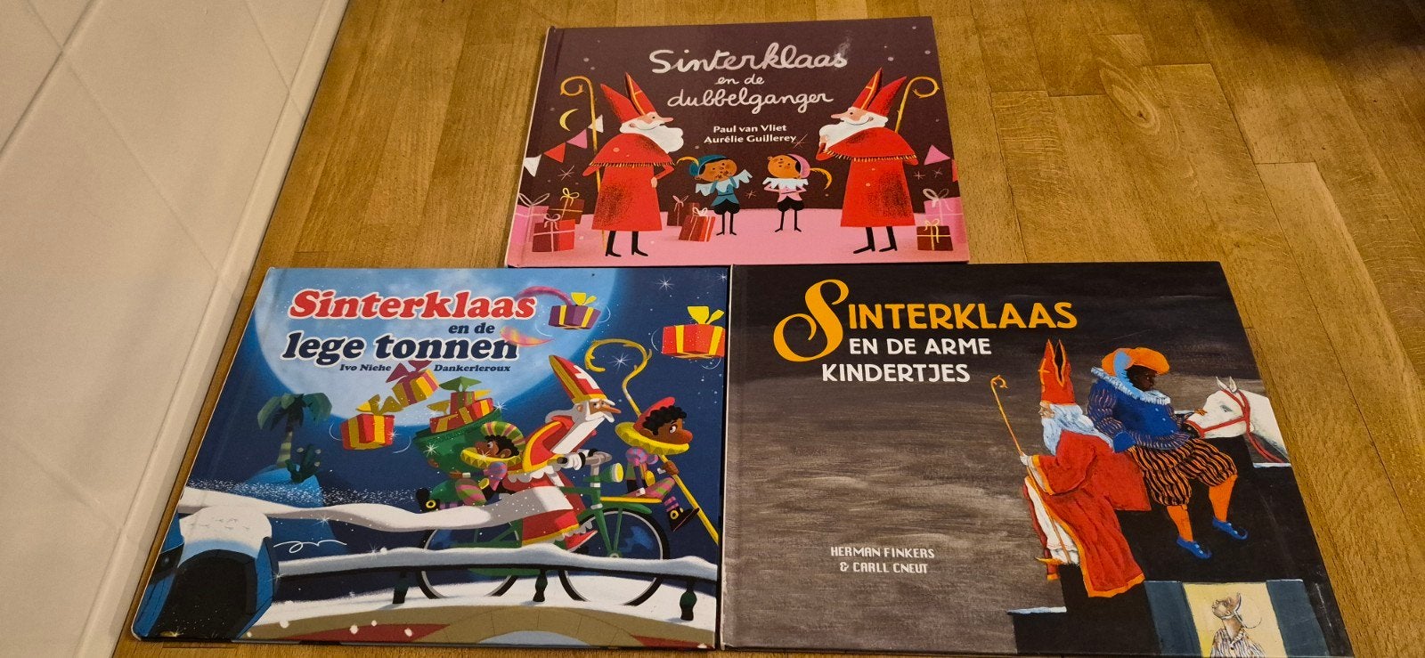 3 mooie Sinterklaasboeken ., Fictie algemeen, Jongen of Meisje, Diverse auteurs, Ophalen of Verzenden