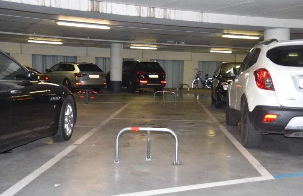 Stationsplein Heiloo, parkeerplaats te huur + bonusplaats, Noord-Holland