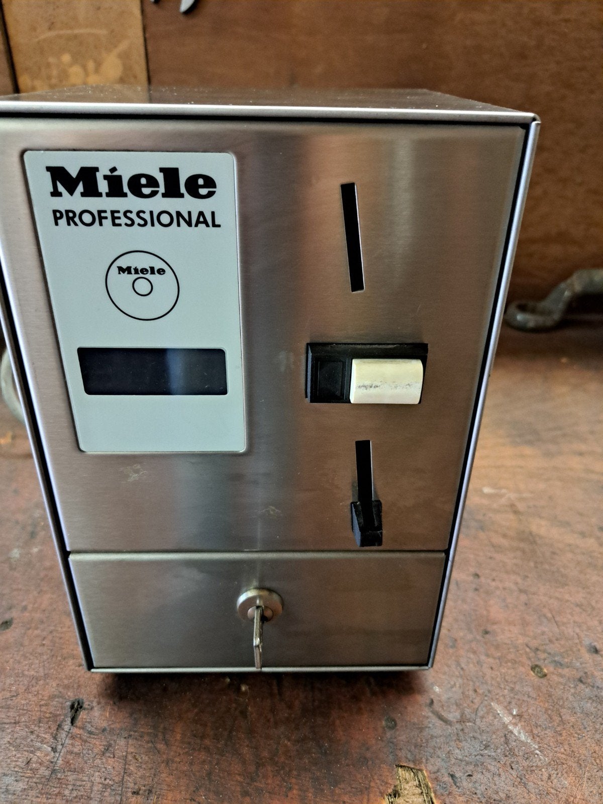 Miele Professional Munten Automaat C 4070 EUR/WM, Ophalen, Gebruikt