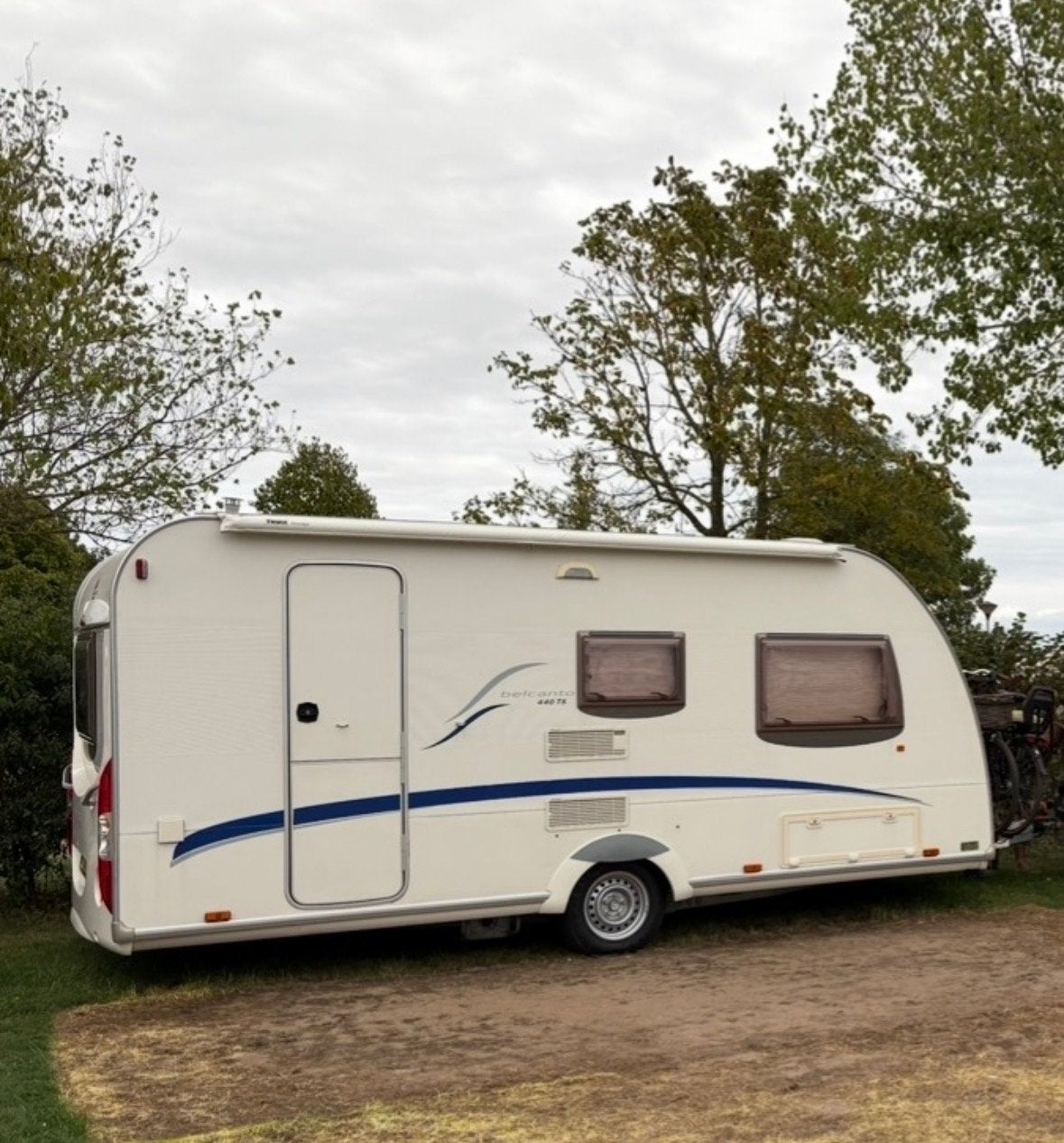 Burstner Belcanto 440TS - Compacte en complete caravan, Caravans en Kamperen, Vast bed, Rondzit, Particulier, Bürstner