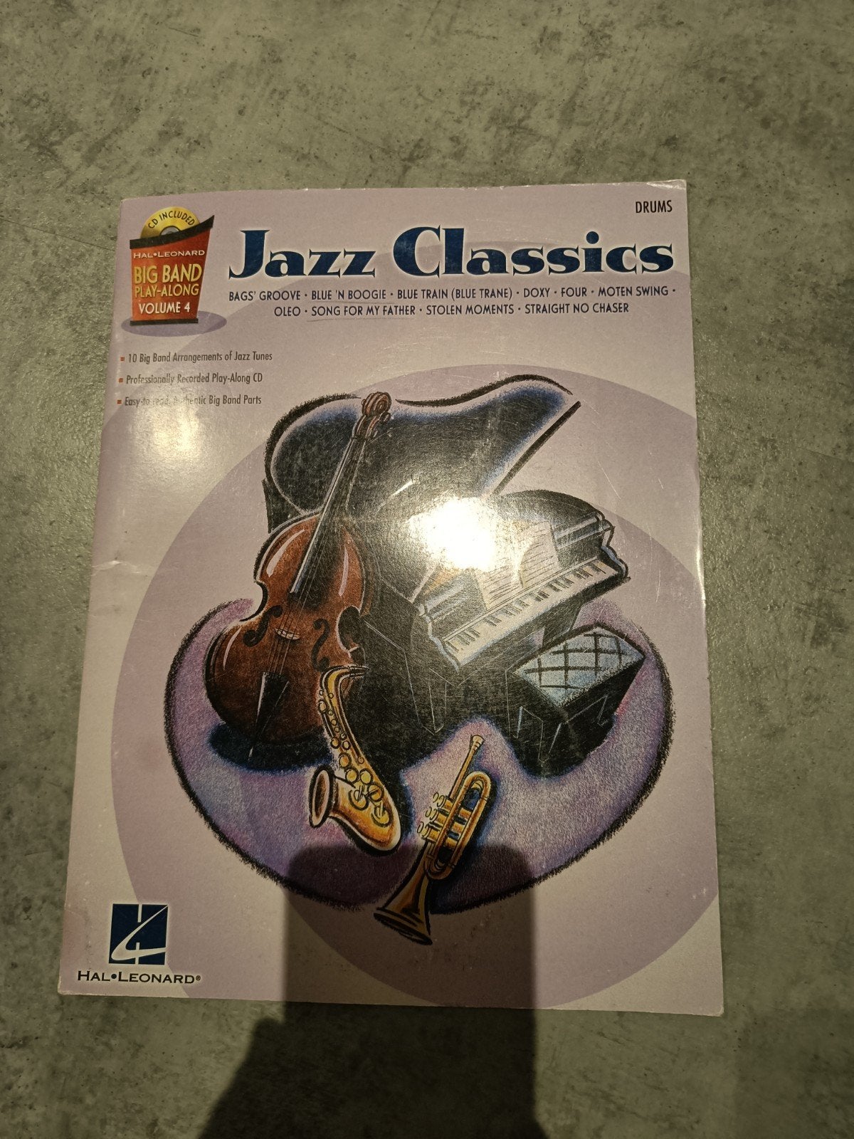 Hal Leonard Jazz Classics Big Band Play-Along Vol 4 + CD, Muziek en Instrumenten, Bladmuziek, Drums of Percussie, Les of Cursus