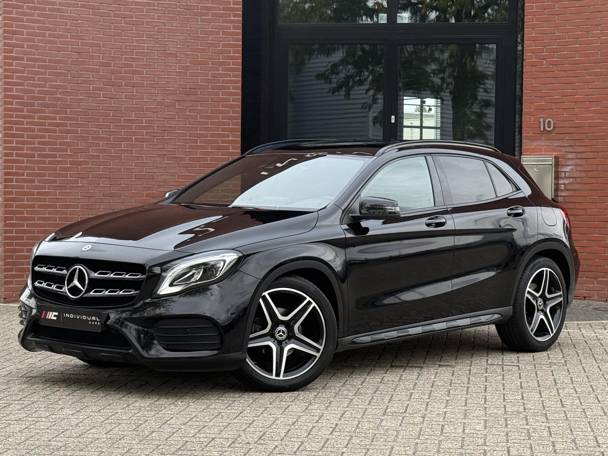 Mercedes-Benz GLA-klasse 180 AMG Limited Orig NL Auto NAP, Auto's, 4 cilinders, 715 kg, Leder en Stof, 1335 kg