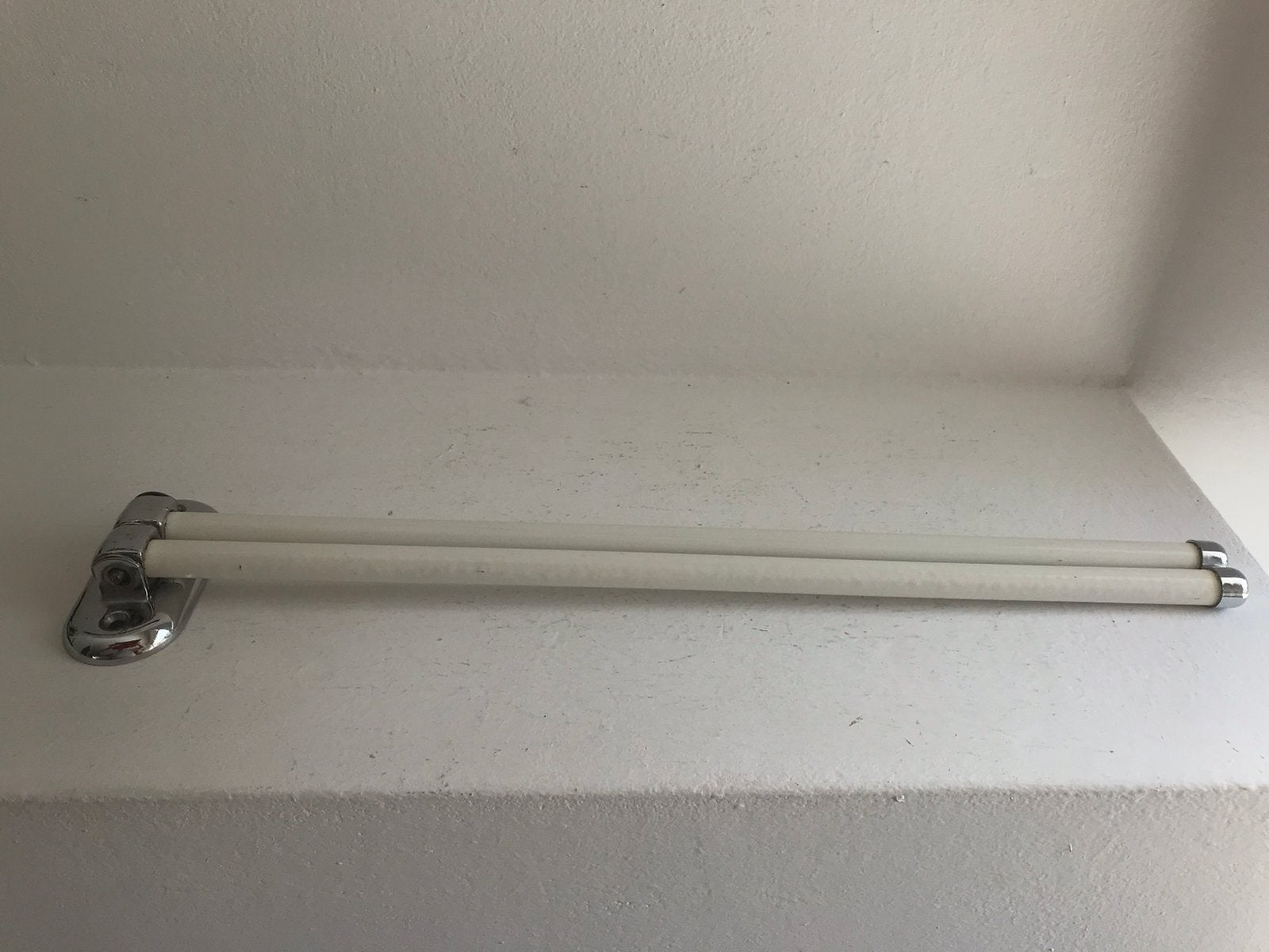 Handdoekrek chroom en glas, Huis en Inrichting, Ophalen of Verzenden, Gebruikt, Wit, Handdoekenrek