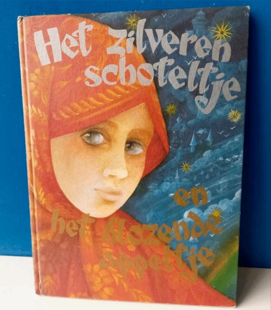 Russische Volkssprookjes/Het zilveren schoteltje..., Boeken, Sprookjes en Fabels, Ophalen of Verzenden, Gelezen