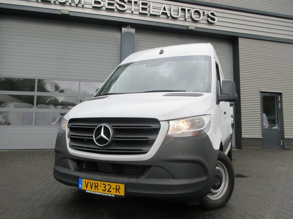 Mercedes-Benz Sprinter 215 CDI L2H2 Airco, Camera, Navigatie, Gebruikt, Euro 6, 150 pk, Wit