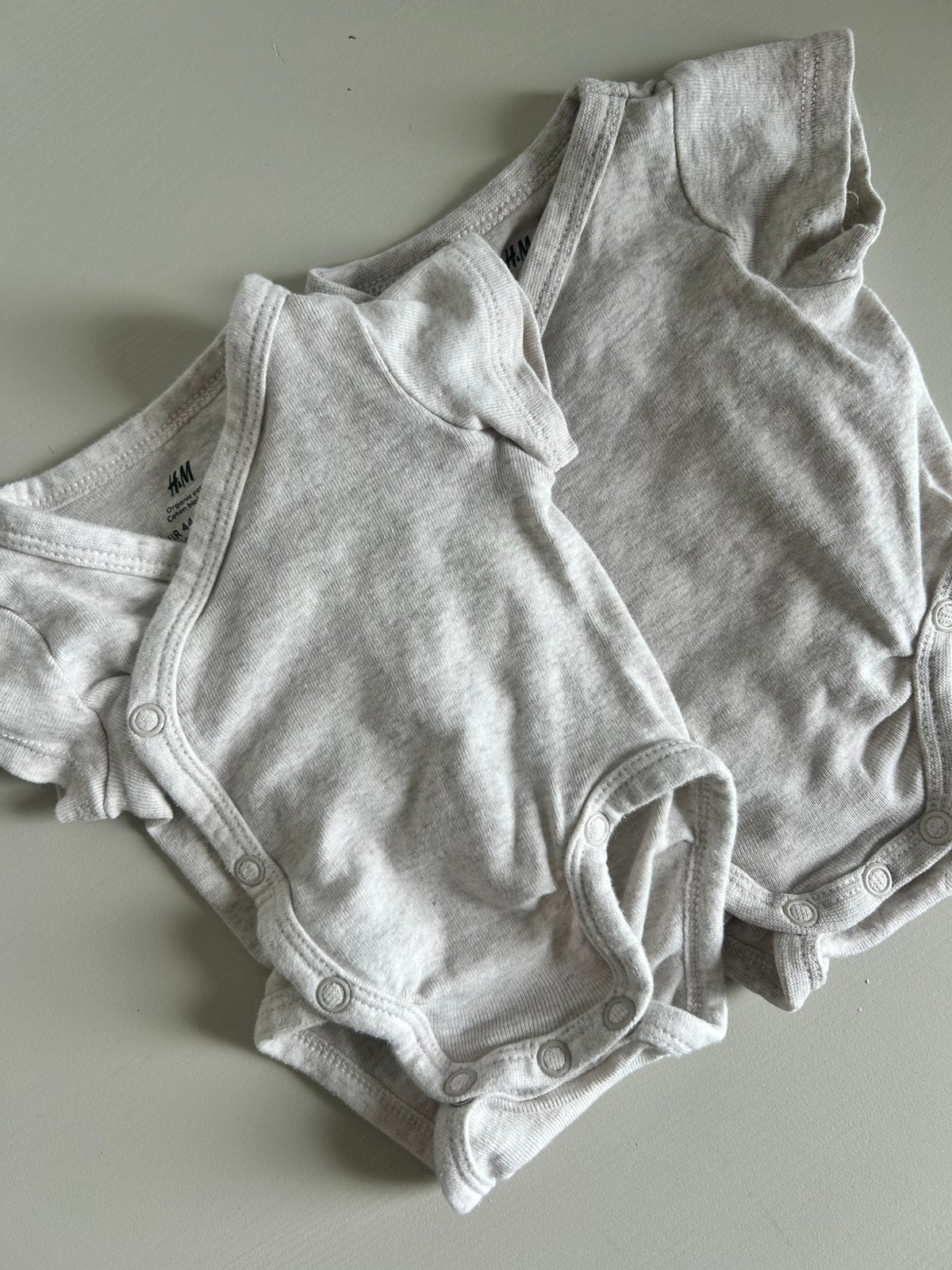 H&M romper overslag, Kinderen en Baby's, Verzenden, Zo goed als nieuw, Jongetje of Meisje, Nacht- of Onderkleding