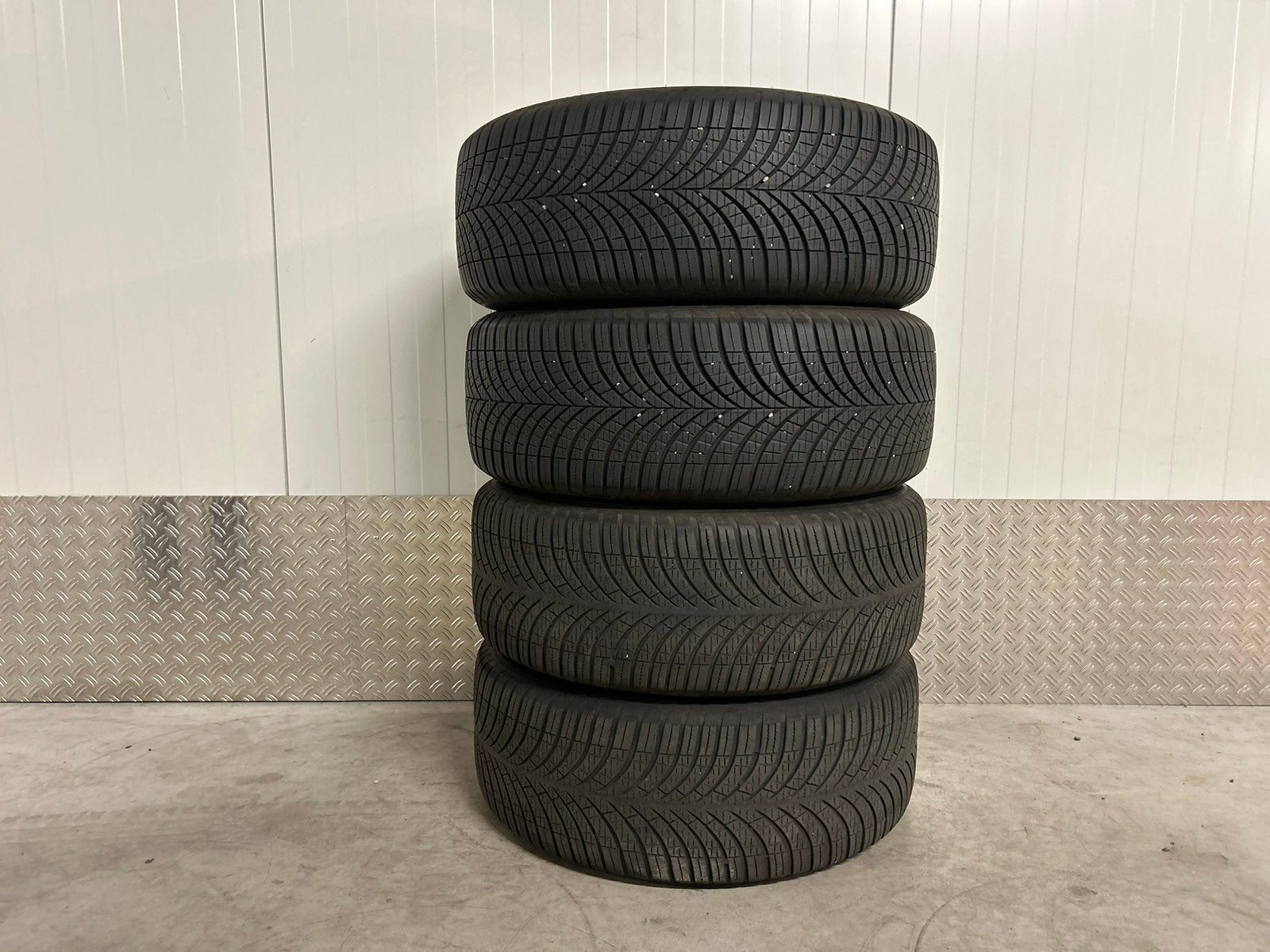 Originele Audi Q3 SQ3 19 inch 5x112 Michelin AllSeason 2024, Auto-onderdelen, Banden en Velgen, Audi, Gebruikt, 255 mm, Banden en Velgen