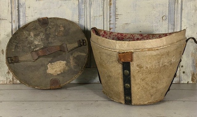 Antieke Franse hoedendoos met etiket en juten bekleding, Antiek en Kunst, Ophalen of Verzenden