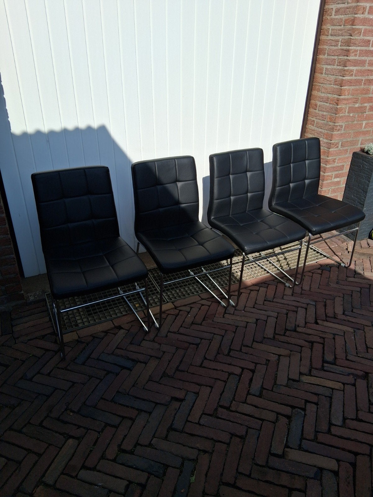 4x Leen Bakker Chicago eetkamerstoelen - Zwart, Nieuwstaat, Huis en Inrichting, Ophalen, Zo goed als nieuw, Zwart, Vier