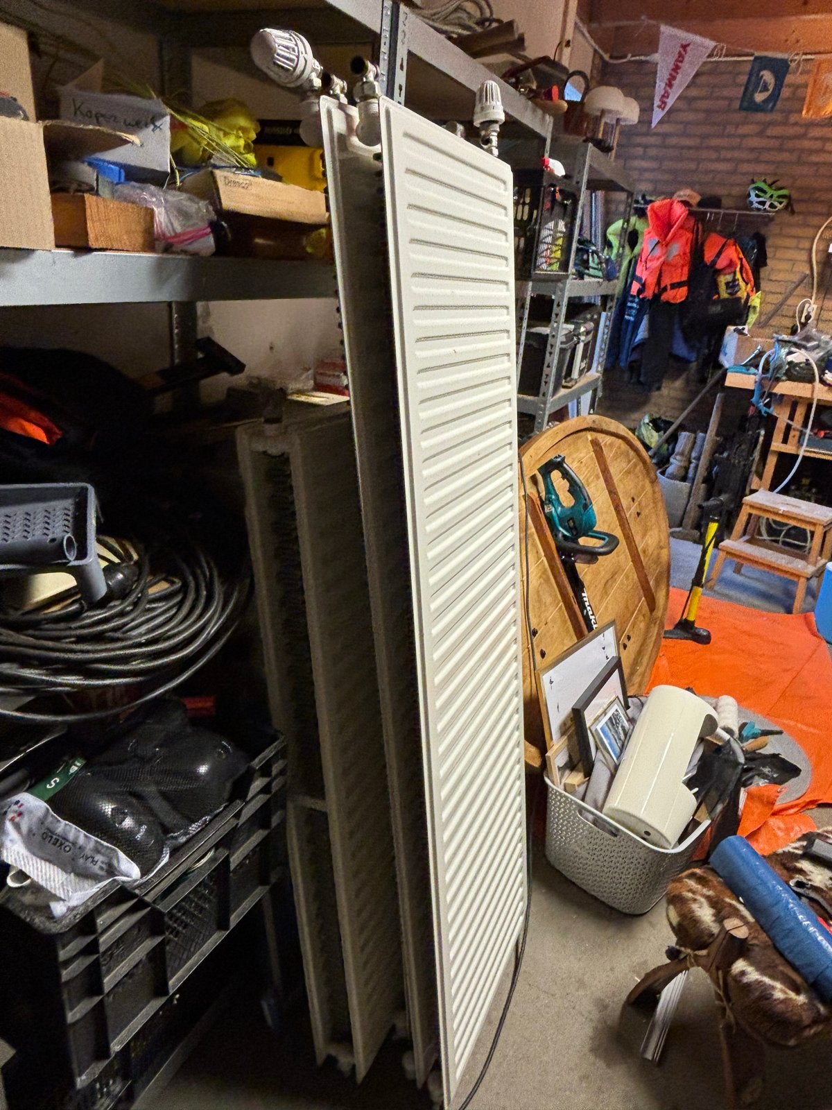 4 paneelradiatoren incl. thermostaatkranen + ophangmateriaal, Ophalen, Gebruikt, Radiator, 150 cm of meer
