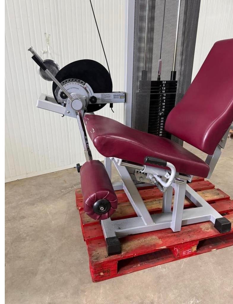 Technogym Rehabilitation Leg extension / Beinstrecker, Ophalen, Benen, Gebruikt, -