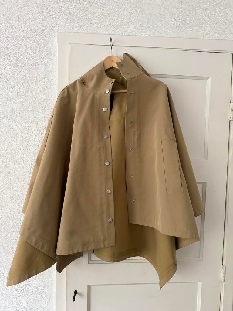 Zara regenjas/poncho maat M, Ophalen of Verzenden, Zo goed als nieuw, Maat 38/40 (M), Beige