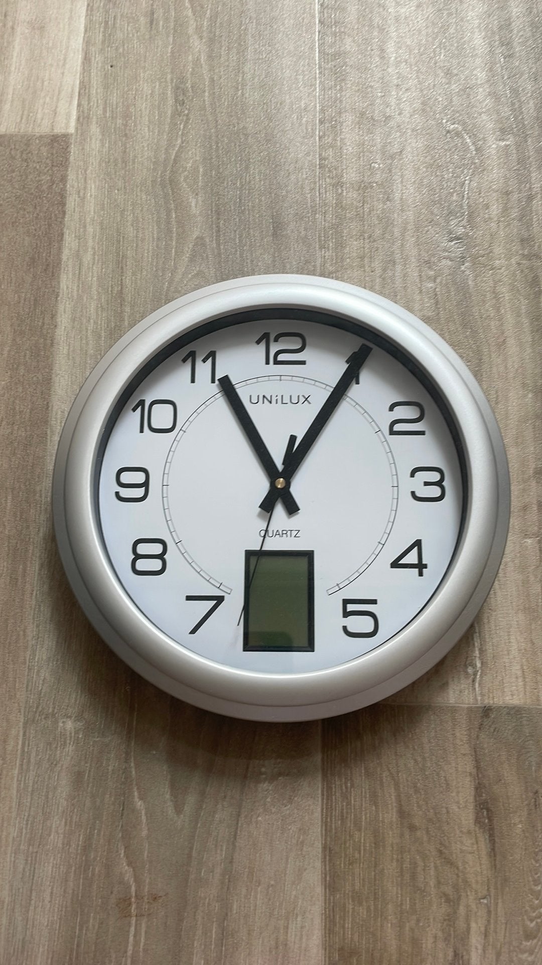 Unilux quartz klok, Ophalen, Zo goed als nieuw, Wandklok