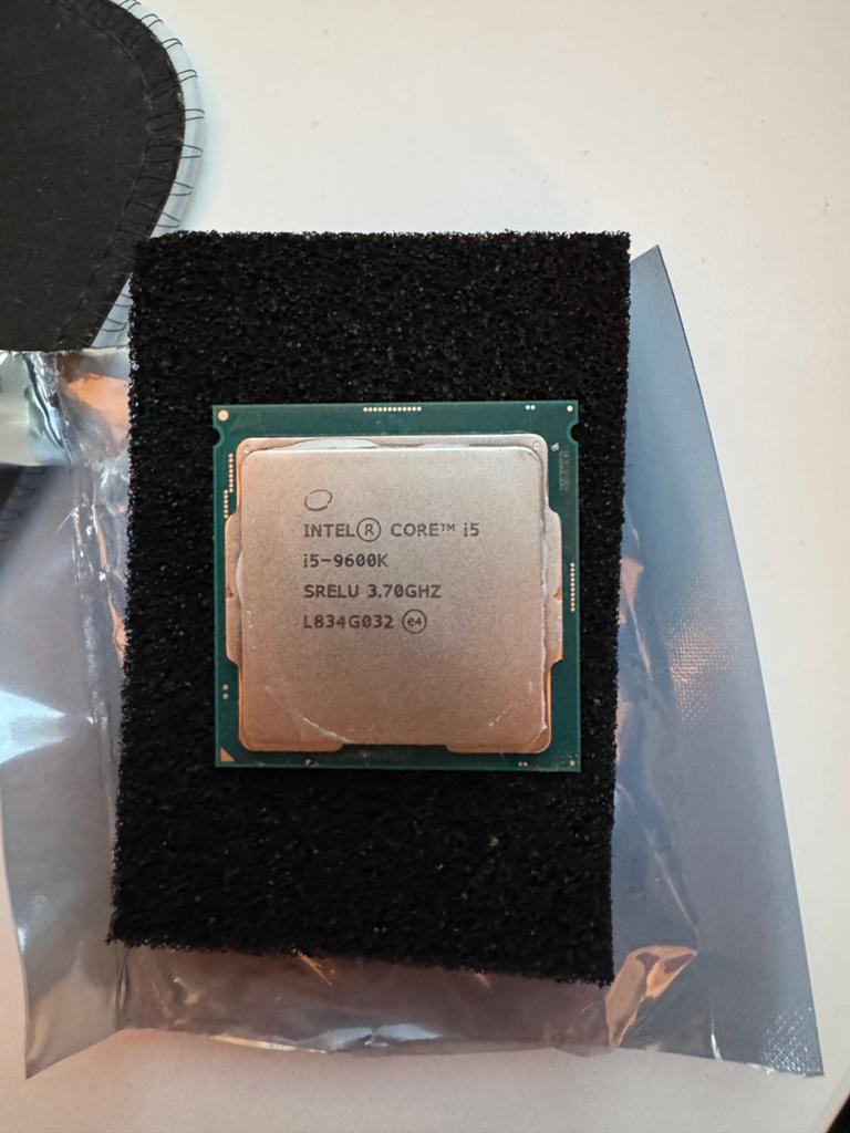 i5-9600k, Computers en Software, Processors, Ophalen of Verzenden, Zo goed als nieuw, 6-core, 4 Ghz of meer