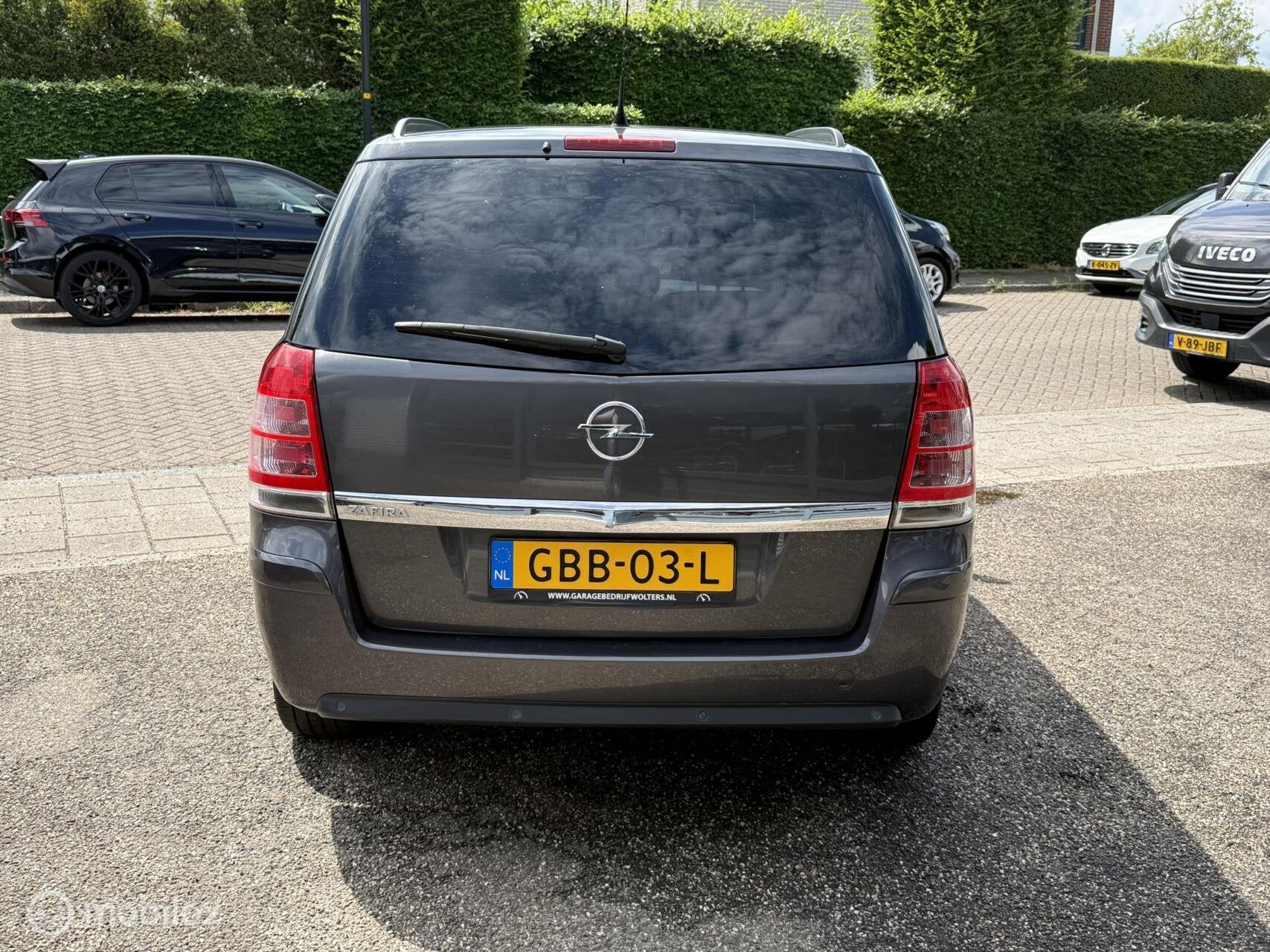 Opel Zafira 1.6 Edition airco [koppaking lek], Auto's, Voorwielaandrijving, Euro 5, Gebruikt, 4 cilinders