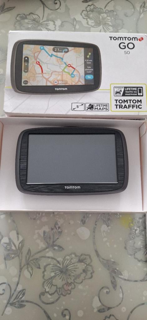 TomTom GO 50 Navigatiesysteem met Lifetime Maps, Ophalen of Verzenden, Zo goed als nieuw