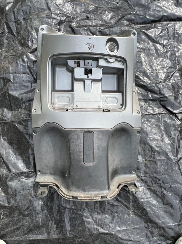 Beenschild Kymco people s €10, Ophalen of Verzenden, Gebruikt, Overige typen, Kymco