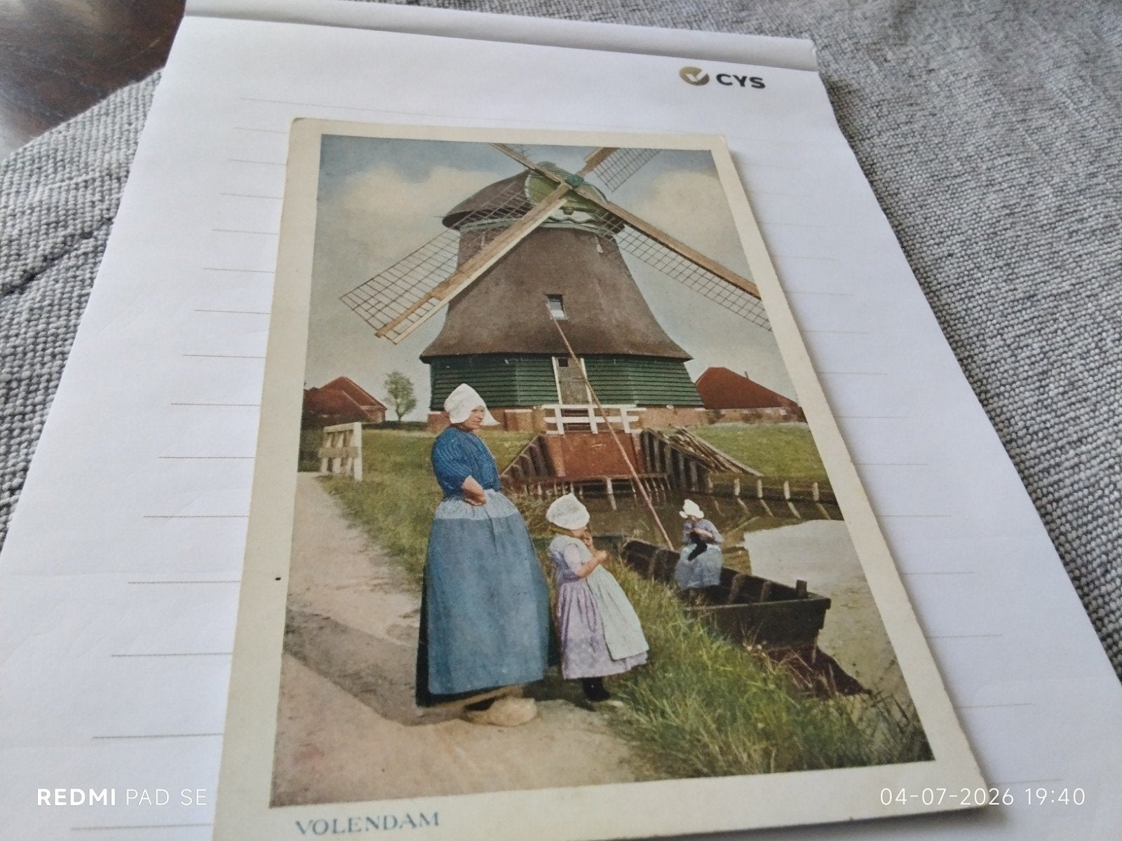 ansichtkaart Volendam met molen en klederdracht, Ophalen of Verzenden, Voor 1920, Ongelopen, Noord-Holland