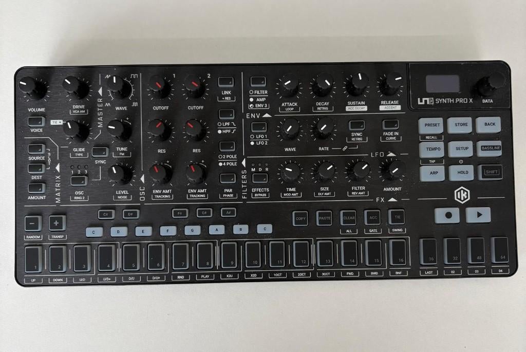 Uno Synth Pro X, Muziek en Instrumenten, Synthesizers, Zo goed als nieuw, Overige aantallen, Overige merken, Met midi-aansluiting