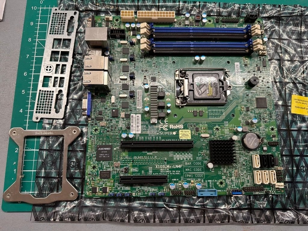 Supermicro X10SLM+-LN4F moederboard, Computers en Software, Moederborden, DDR3, Ophalen of Verzenden, Zo goed als nieuw, Micro-ATX