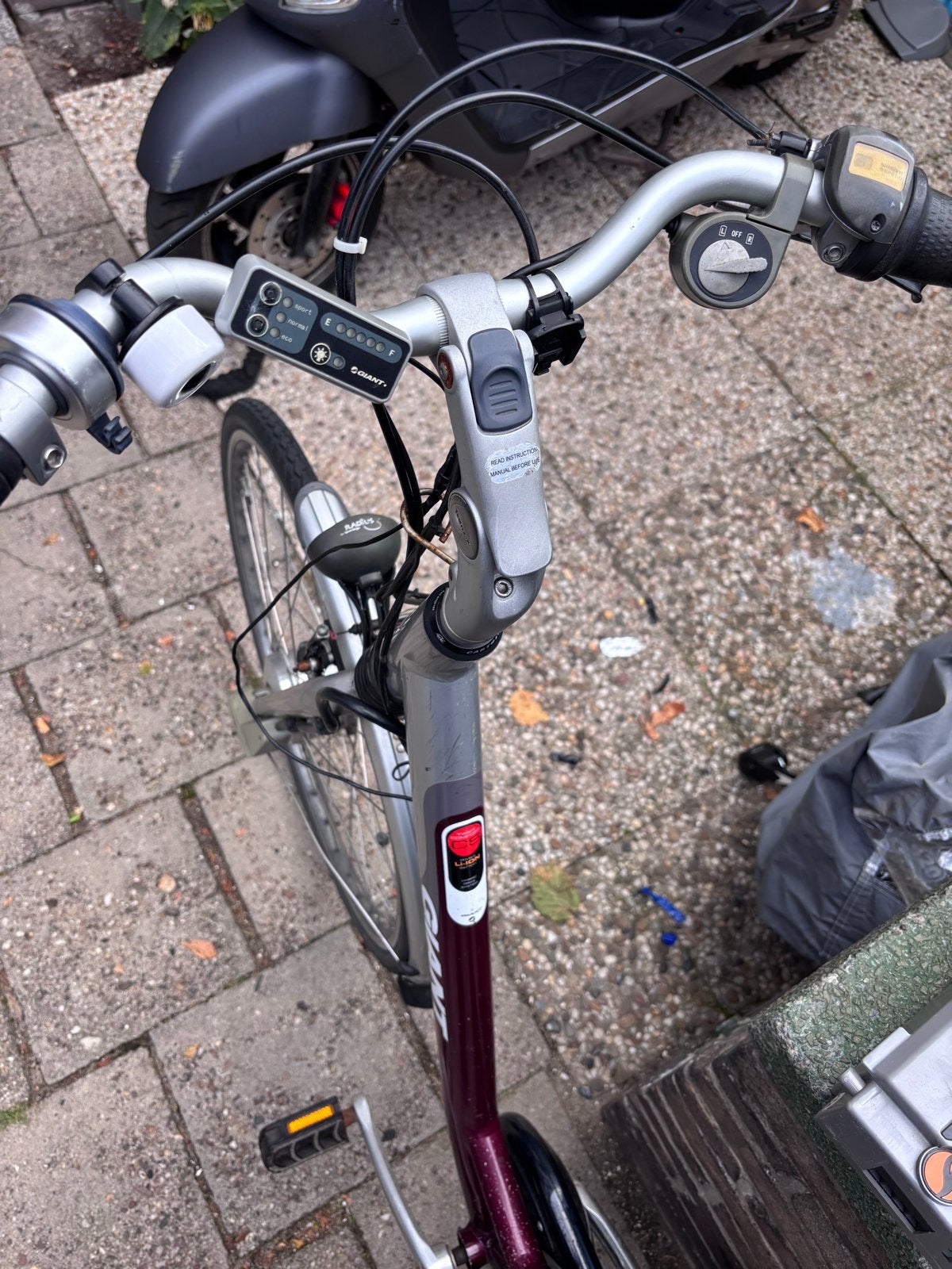 Giant Twist elektrische fiets met 3 accu's, Ophalen, Minder dan 30 km per accu, Gebruikt, Giant
