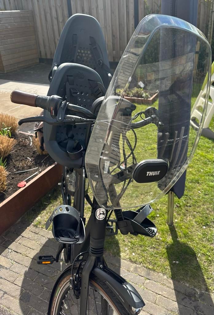 Thule Yepp fietsstoeltje - voorzitje-  met windscherm, Fietsen en Brommers, Fietsaccessoires | Fietsstoeltjes, Ophalen, Gebruikt