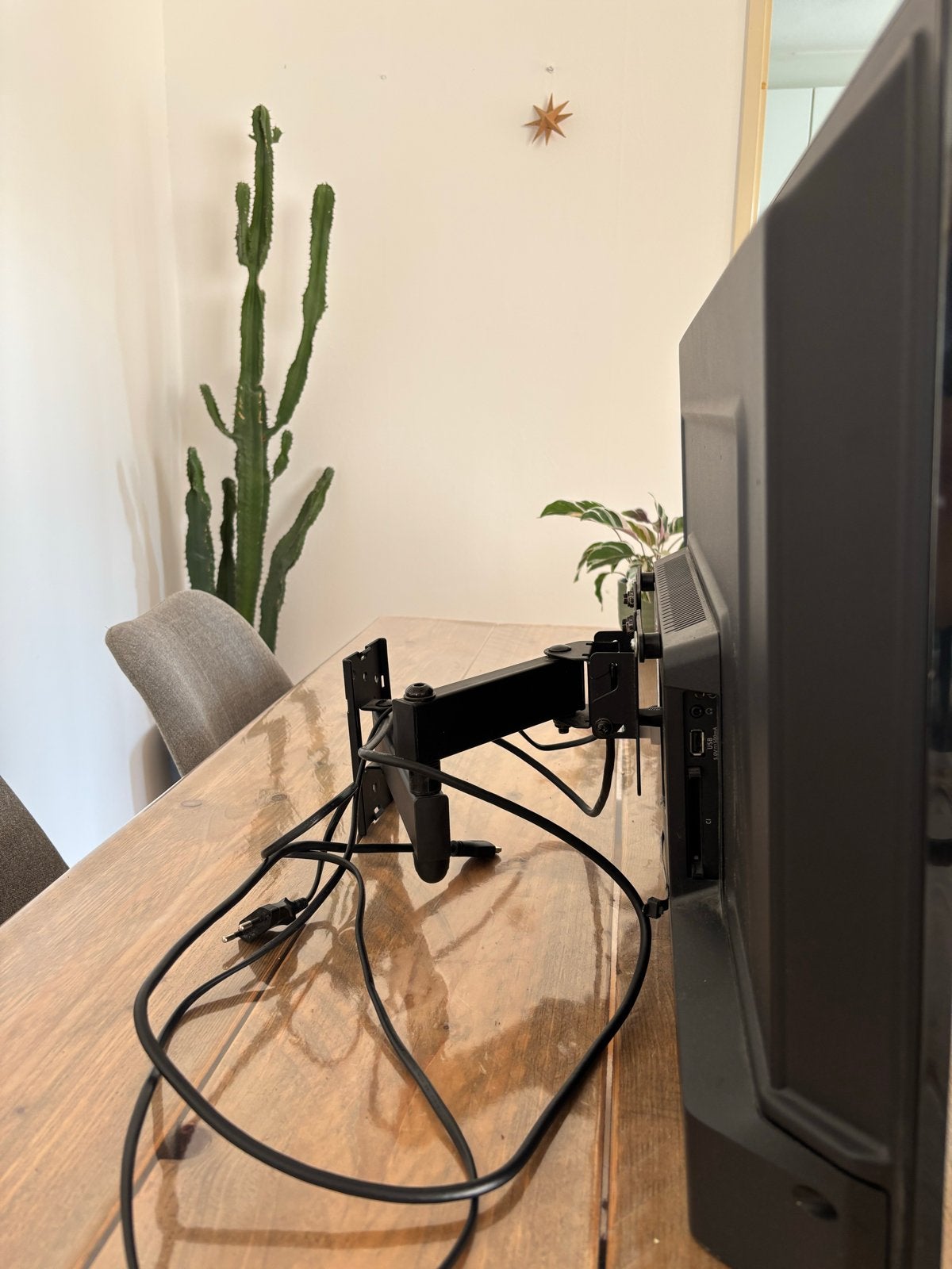 Philips TV met muurbeugel, Ophalen, Philips, Gebruikt, 50 Hz