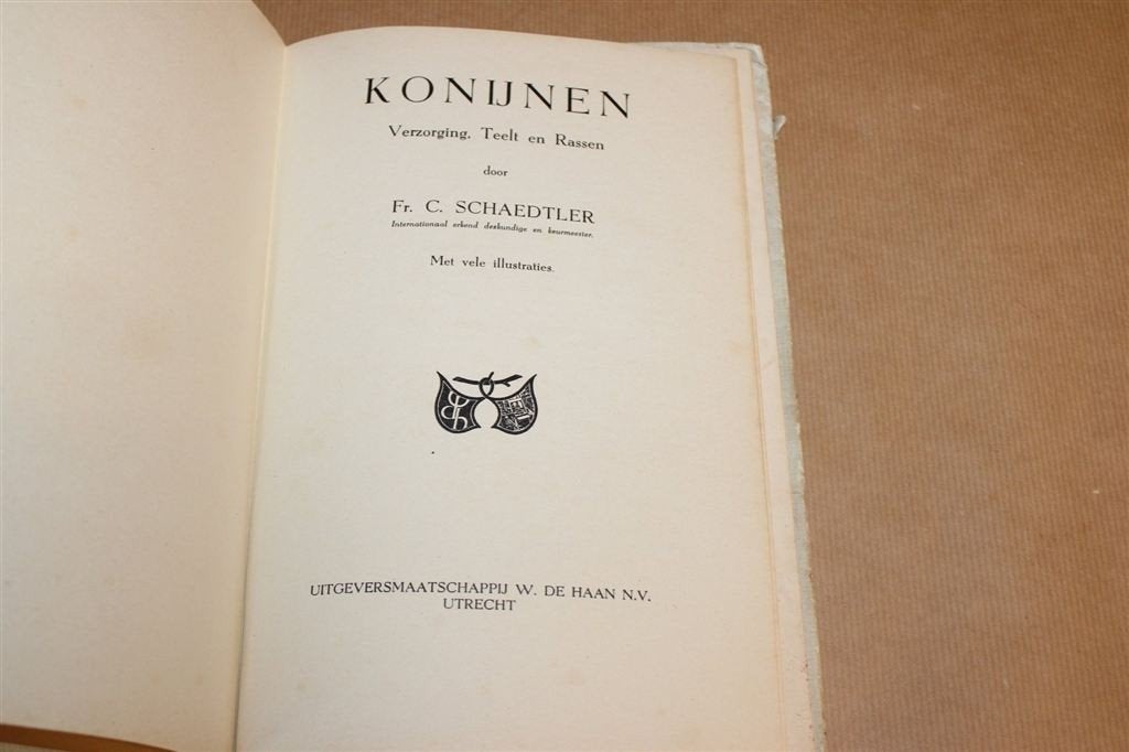 Konijnen — Verzorging & Teelt — Vintage Boek 1941, Boeken, Ophalen of Verzenden, Gelezen