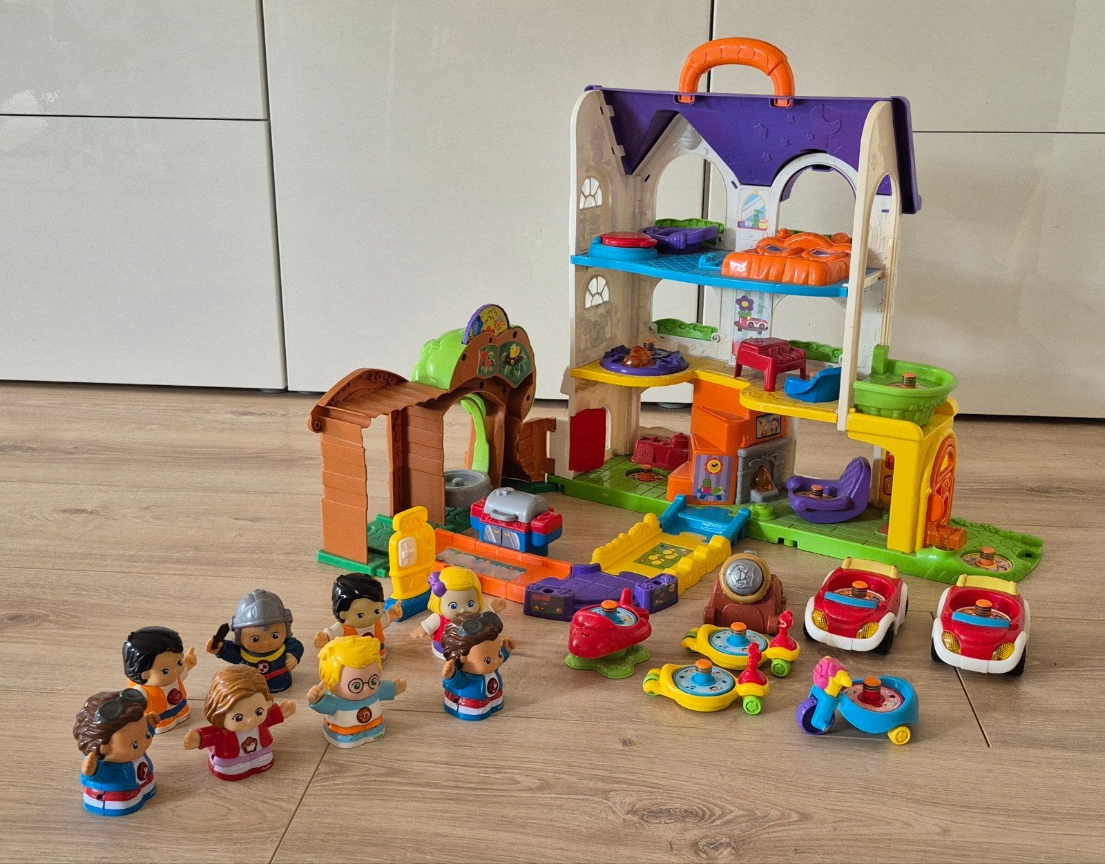 Fisher-Price Little People Speelhuis met Figuren en Auto's, Ophalen, Gebruikt, Jongen of Meisje