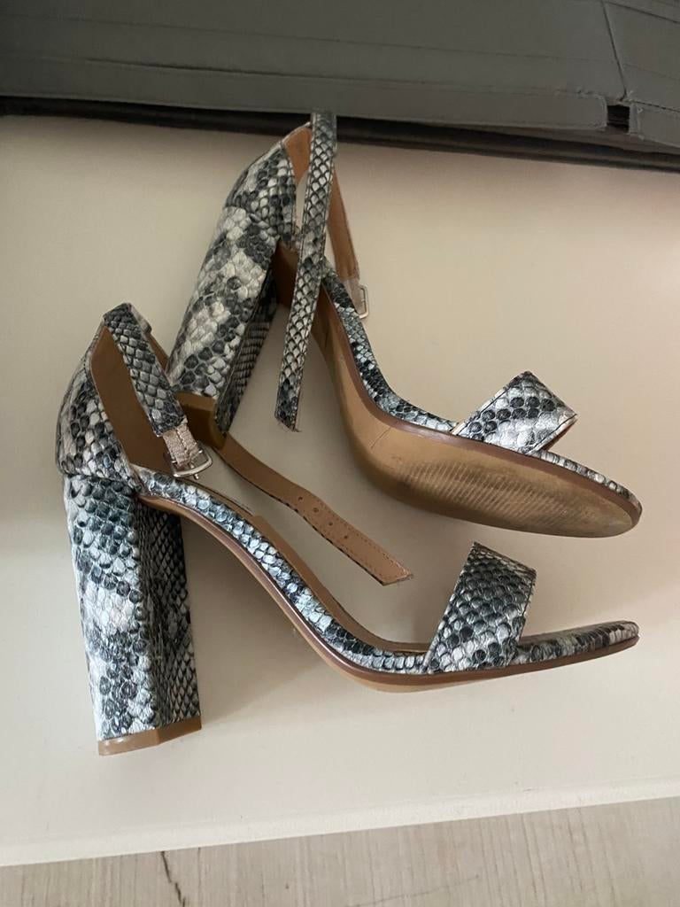 Schoen van Steve Madden, Ophalen of Verzenden, Zo goed als nieuw, Grijs