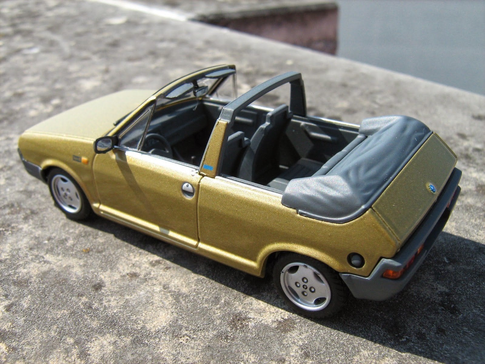 Fiat Ritmo Cabrio Bertone. 1:43., Ophalen of Verzenden, Auto, Overige merken