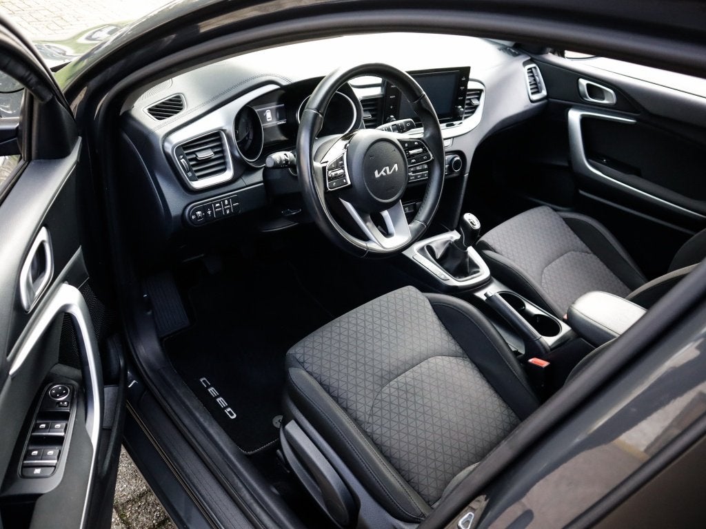 Kia Ceed Sportswagon 1.0 T-GDi ComfortL. (bj 2022), Auto's, Gebruikt, Euro 6, Origineel Nederlands, Handgeschakeld