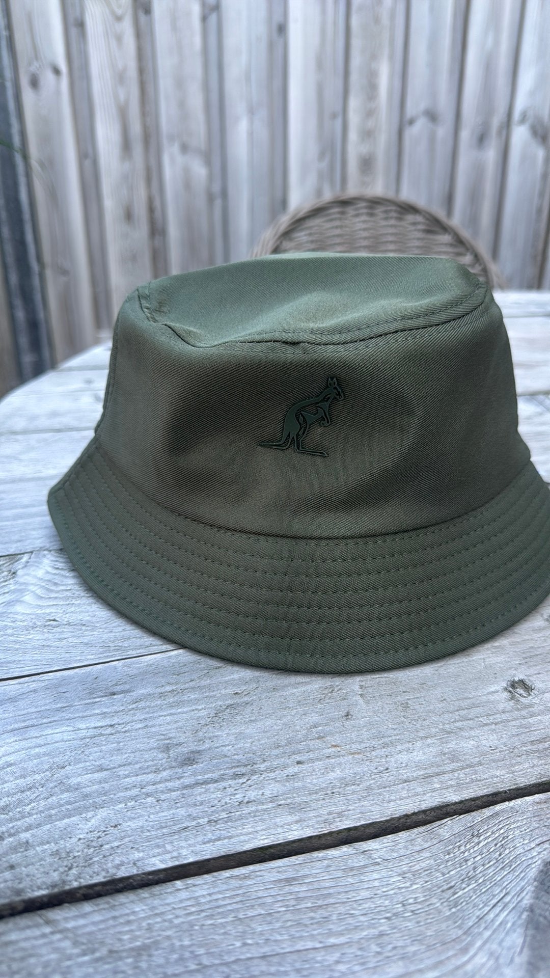 Australian buckethat logo nieuw, Kleding | Heren, Hoeden en Petten, Ophalen of Verzenden, Zo goed als nieuw