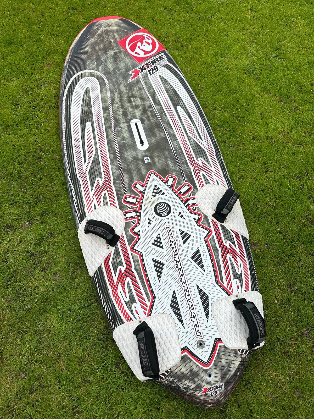 RRD X-Fire 129 Windsurfboard - Limited Edition, Watersport en Boten, Ophalen, Met voetbanden, Gebruikt, Minder dan 250 cm