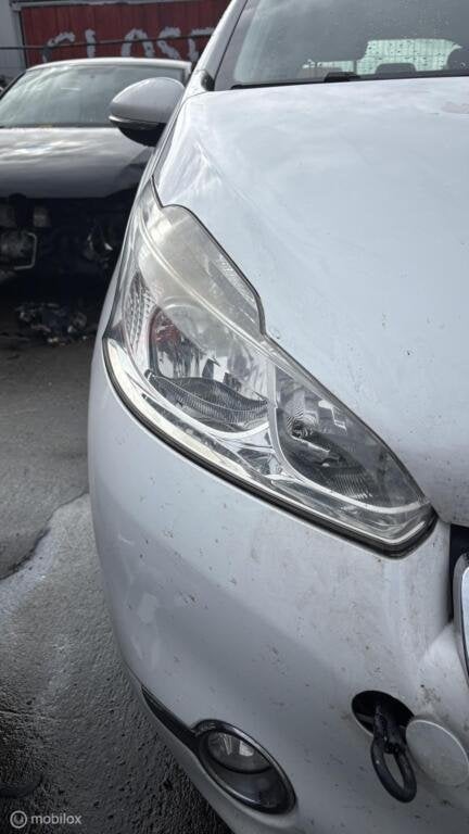 Koplamp rechts Peugeot 208 ('12->), Auto-onderdelen, Gebruikt, Ophalen of Verzenden, Peugeot, Peugeot