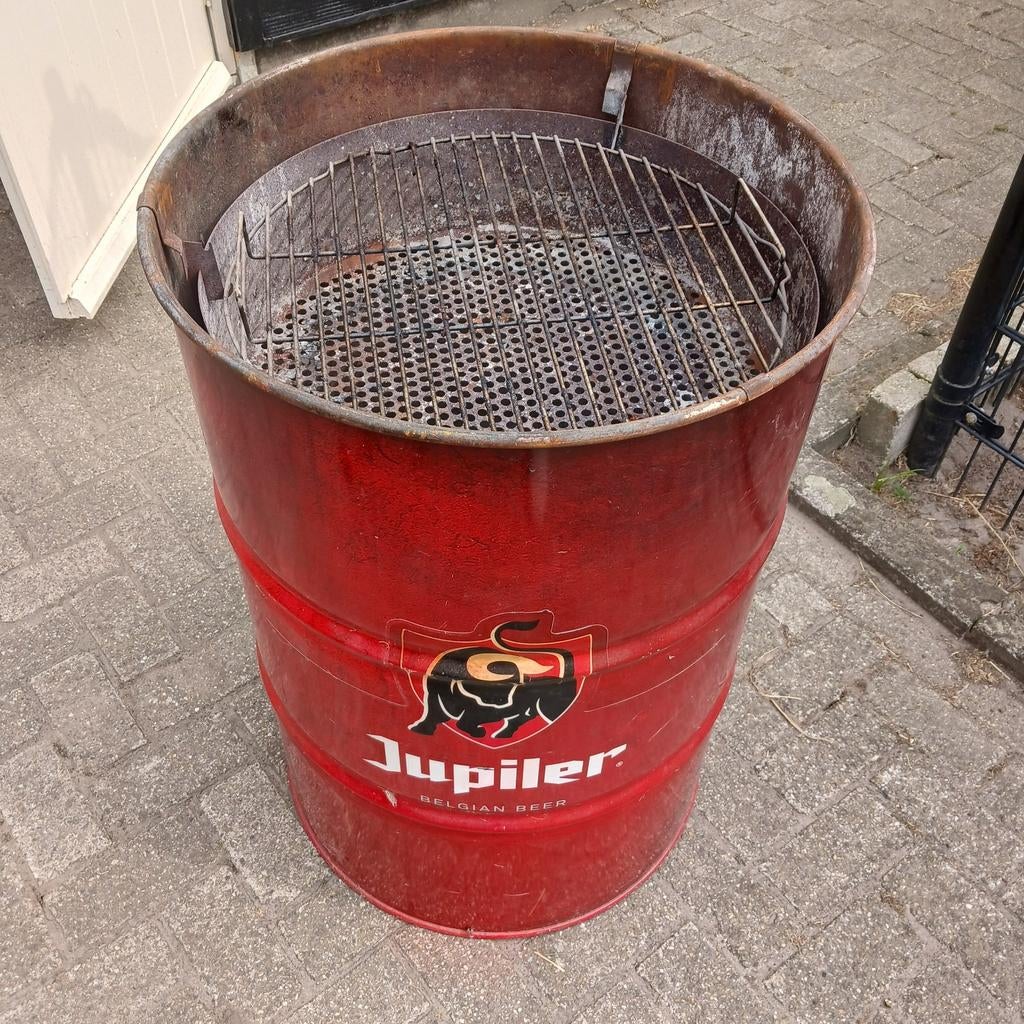 Mooie statafel Jupiler met ingebouwde bbq. Blad kan eraf., Tuin en Terras, Ophalen