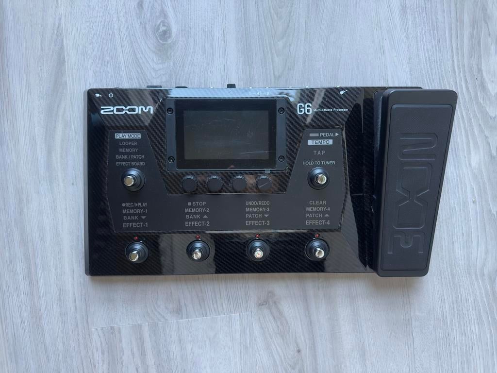 Zoom G6 digitaal effecten pedaal + Bluetooth adapter, Muziek en Instrumenten, Effecten, Ophalen, Zo goed als nieuw, Multi-effect