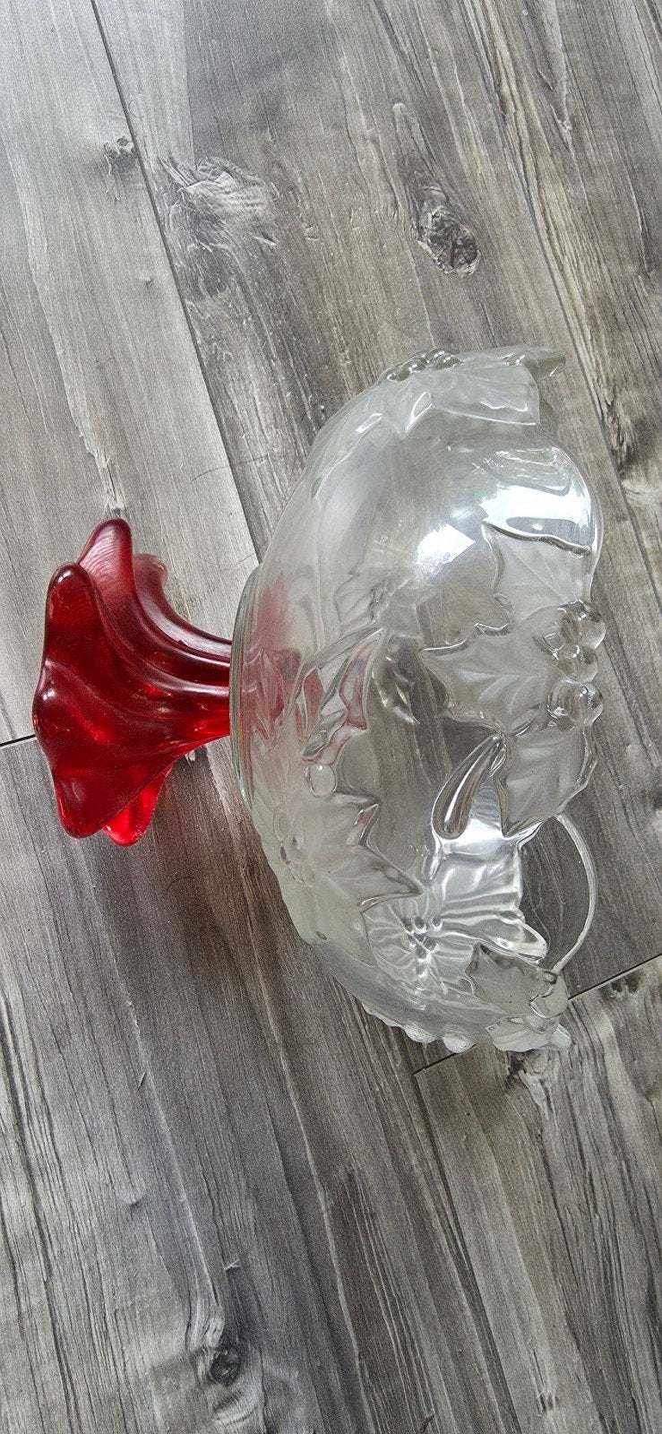 vintage Glazen schaal op rode voet - Kerstmotief, Schaal, Rond, Ophalen of Verzenden, Glas