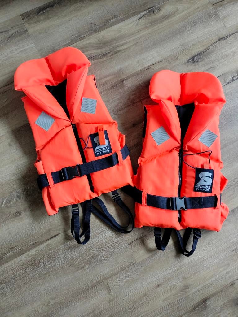 2x Secumar 20 - 30 kg zwem en reddingsvest, ook los te koop, Watersport en Boten, Watersportkleding, Ophalen of Verzenden, Zo goed als nieuw