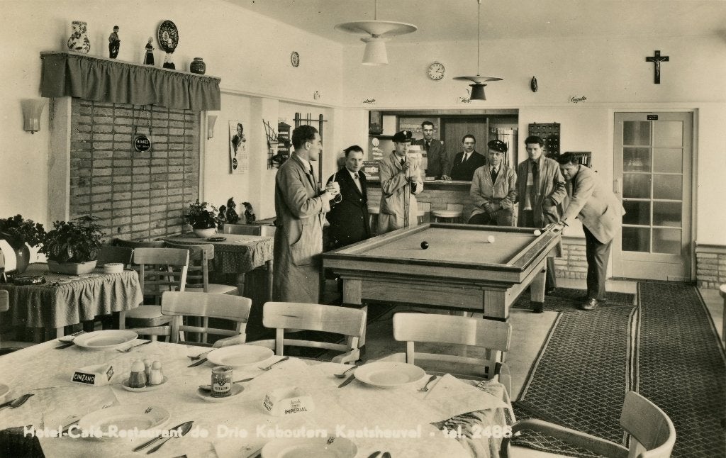 Fotokaart Kaatsheuvel Café-Restaurant De Drie Kabouters 1956, Verzenden, 1940 tot 1960, Ongelopen, Noord-Brabant