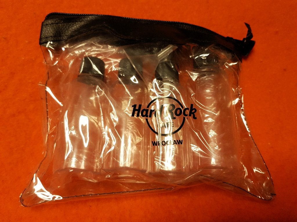 Hard rock cafe Wroclaw reis vloeistof tasje met flesjes, Ophalen of Verzenden, Zo goed als nieuw, Gebruiksvoorwerp