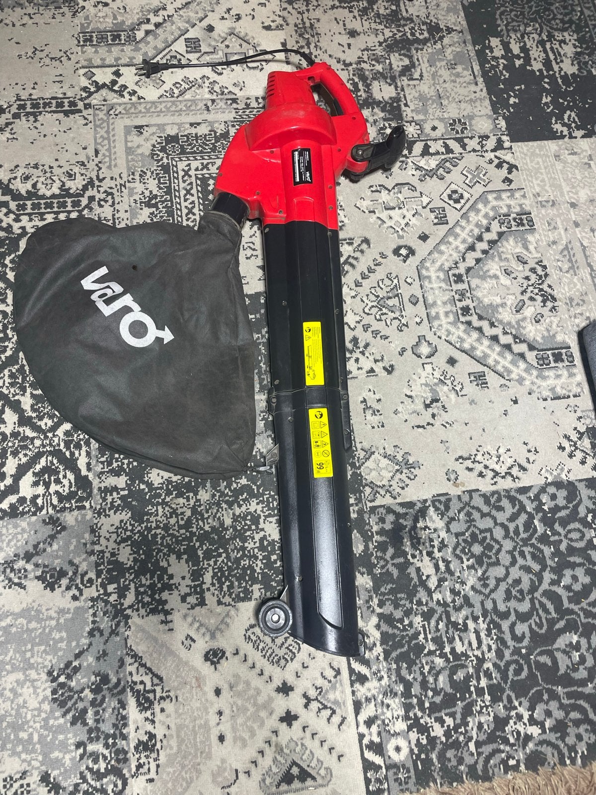 Varo POWXG4060 Bladblazer met zuig- en versnipperfunctie, Gebruikt, Handgedragen, Ophalen of Verzenden, Met opvangzak