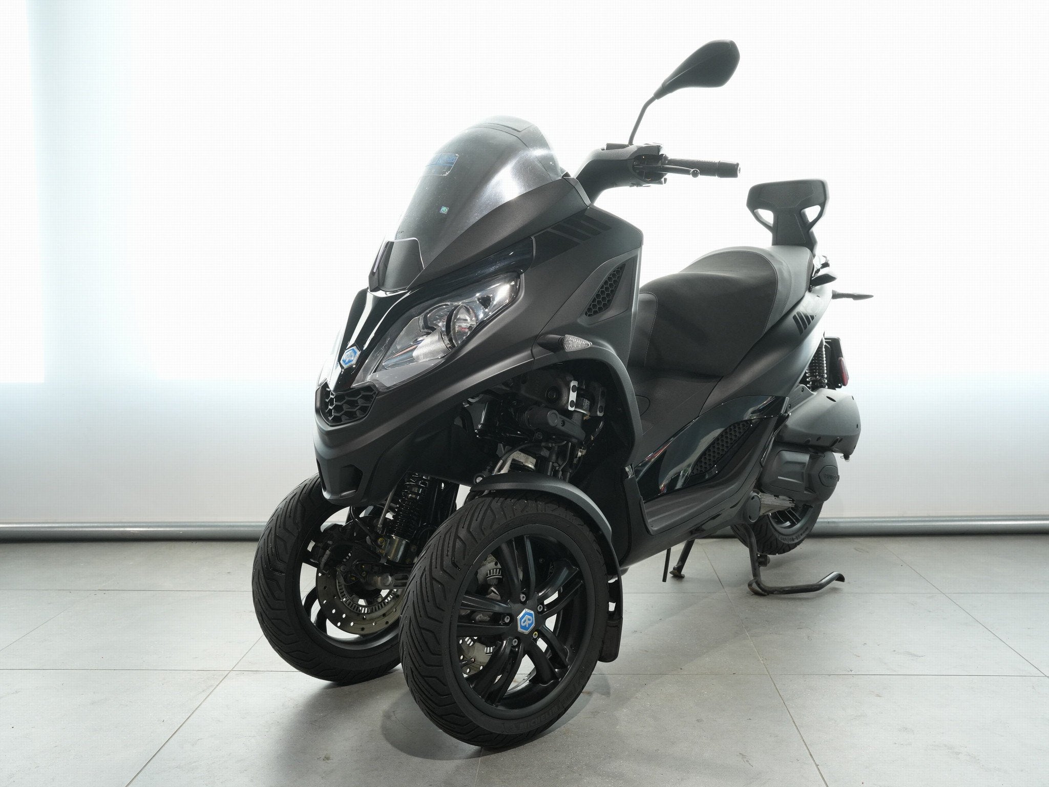 Piaggio MP3 300 HPE SPORT (bj 2023), Scooter, Info@piaggio.com, Piaggio & C. S.P.A., Viale Rinaldo Piaggio 25
56025  PONTDERA, IT