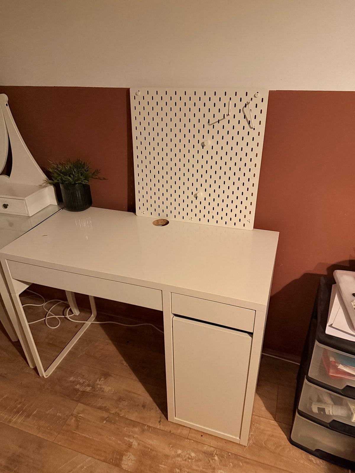 Wit bureau met lade en opbergruimte, Gebruikt, Met lades, Spaanplaat of MDF, Ophalen of Verzenden