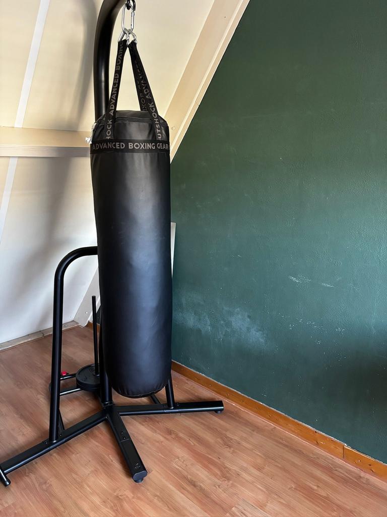 Zo goed als nieuwe bokszak met standaard, Sport en Fitness, Ophalen, Zo goed als nieuw, Bokszak