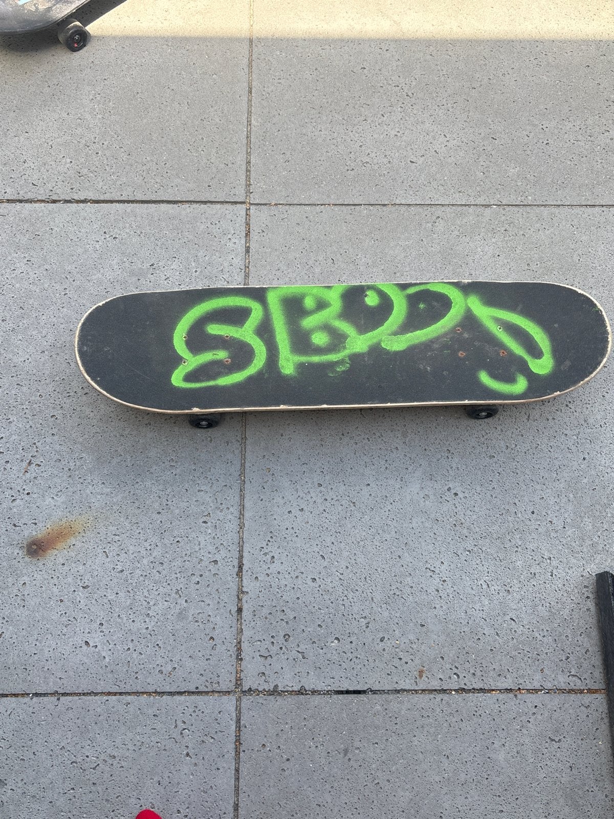 Gebruikt skateboard met graffiti-design, Sport en Fitness, Skateboarden, Ophalen of Verzenden, Gebruikt, Skateboard
