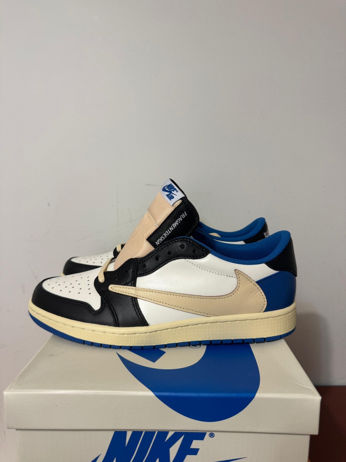 Jordan 1 Retro Low OG SP Travis Scott ‘Fragment’, Ophalen of Verzenden, Nieuw